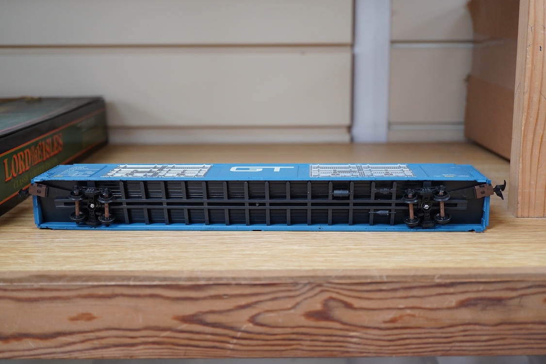 A quantity of US outline HO railway by Athearn, Bachmann, etc. including three locomotives; a Union Pacific Bo-Bo diesel, 1468, a Santa Fe Bo-Bo diesel, 5707, and a Santa Fe 0-4-0 tender engine, together with a 12-wheel